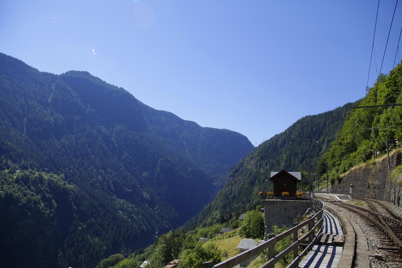 Lieu Secret Dans Les Alpes Suisses Villa Le Tretien Екстериор снимка